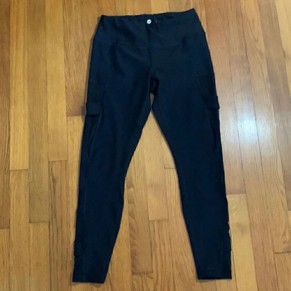 EUC 90 degrees by reflex black leggings with mesh cutouts on side Size S